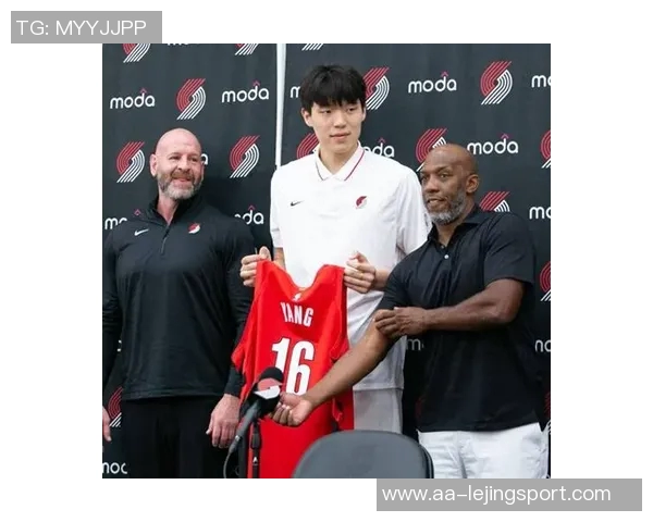 克林根谈与杨瀚森默契配合每日争抢篮板共同提升技艺